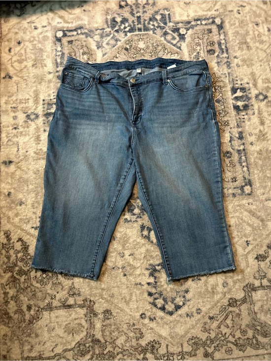 Seven7 Pants - Seven Mid Wash Denim Bermuda Shorts